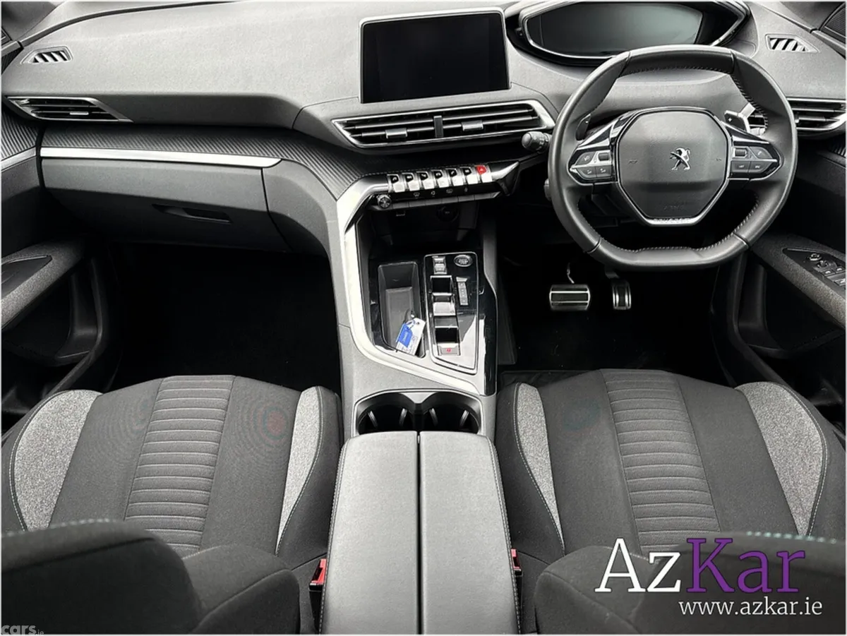 Peugeot 5008 MPV, Diesel, 2023, White