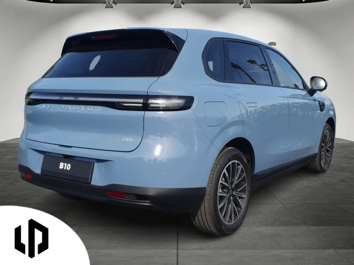 Leapmotor B10 SUV, Petrol Plug-in Hybrid, 2027, Blue