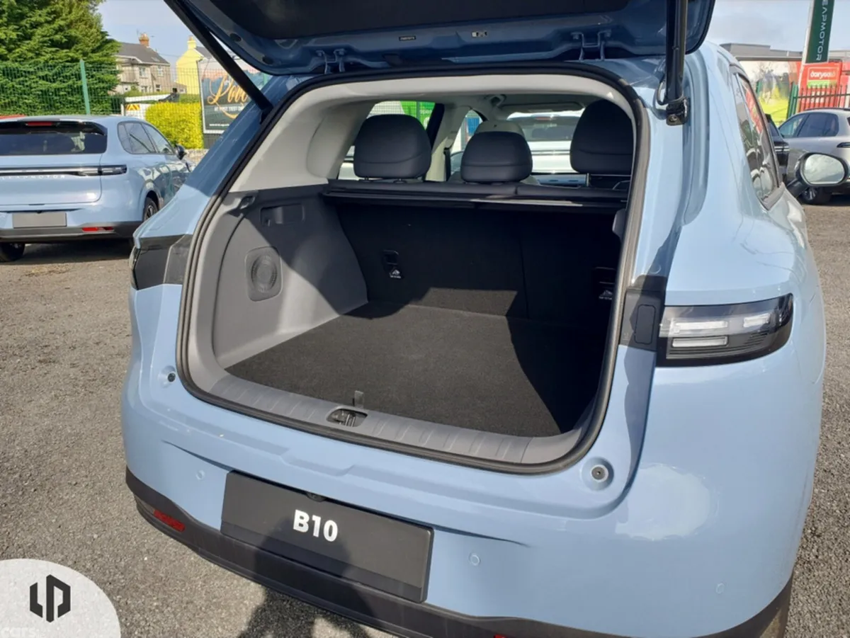 Leapmotor B10 SUV, Petrol Plug-in Hybrid, 2027, Blue
