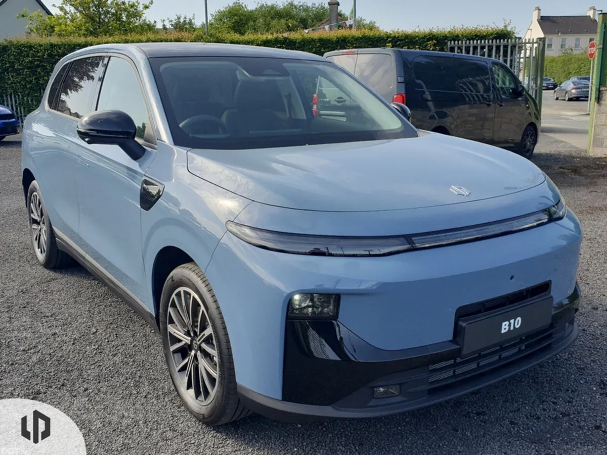 Leapmotor B10 SUV, Petrol Plug-in Hybrid, 2027, Blue