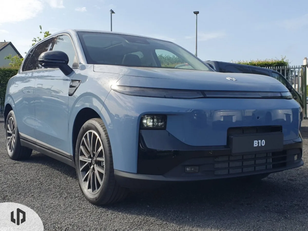 Leapmotor B10 SUV, Petrol Plug-in Hybrid, 2027, Blue