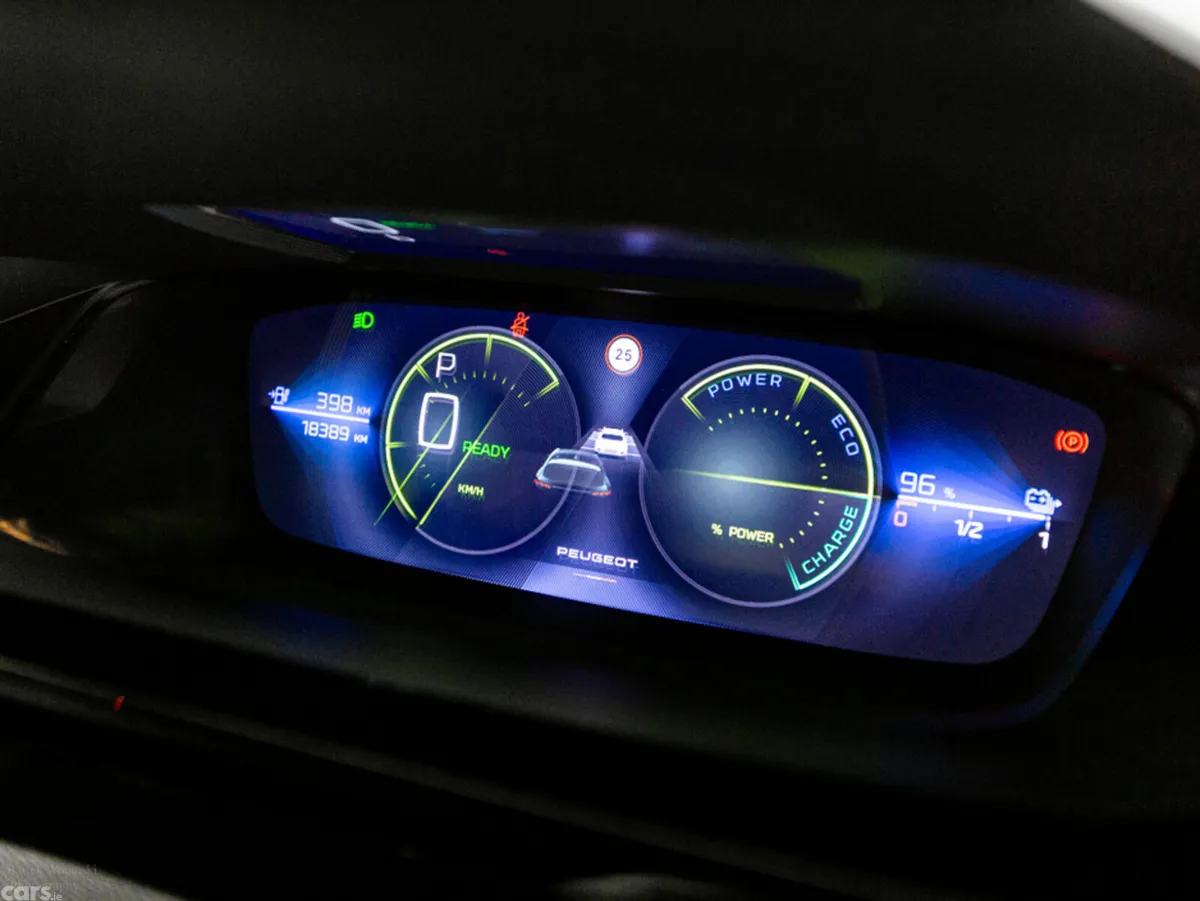 Peugeot 308 Hatchback, Electric, 2024, Green