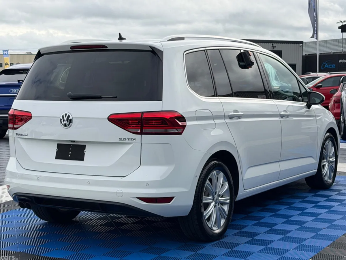 Volkswagen Touran MPV, Diesel, 2019, White