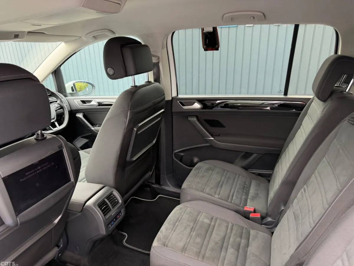 Volkswagen Touran MPV, Diesel, 2019, White