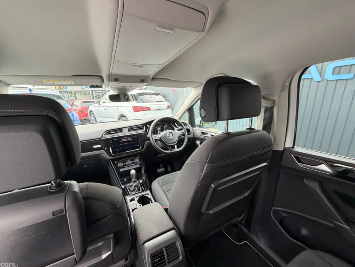 Volkswagen Touran MPV, Diesel, 2019, White