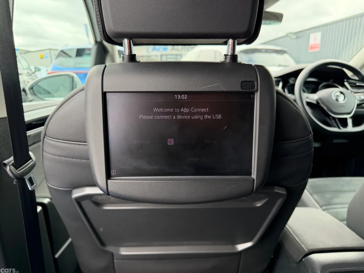 Volkswagen Touran MPV, Diesel, 2019, White