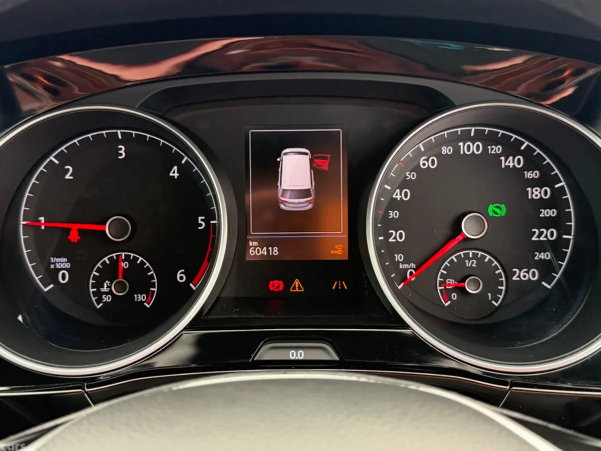 Volkswagen Touran MPV, Diesel, 2019, White