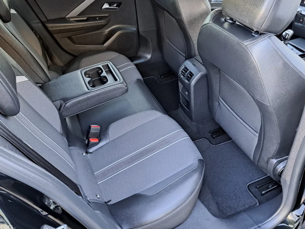 Opel Astra Hatchback, Petrol, 2023, Black