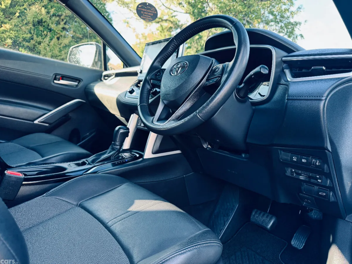 Toyota Corolla Cross SUV, Petrol Hybrid, 2023, Silver