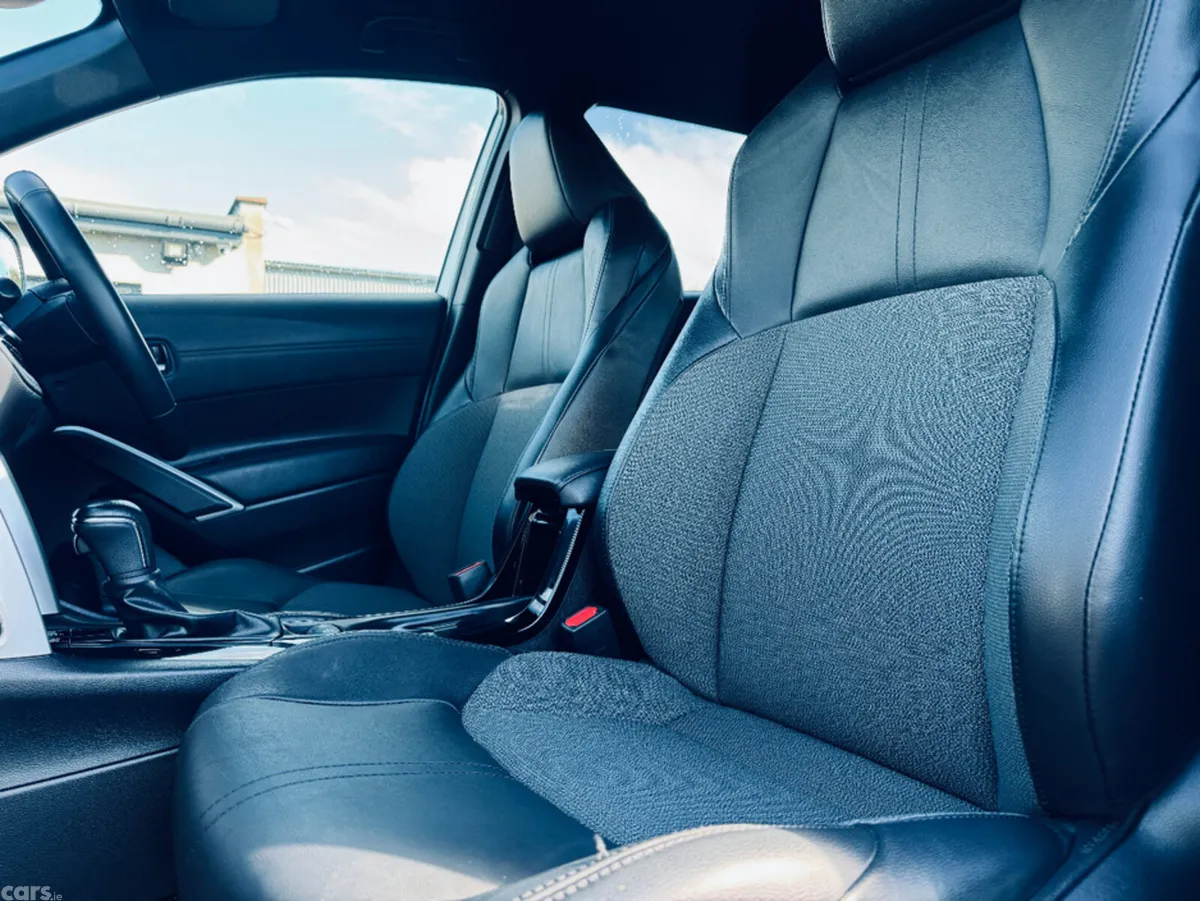 Toyota Corolla Cross SUV, Petrol Hybrid, 2023, Silver