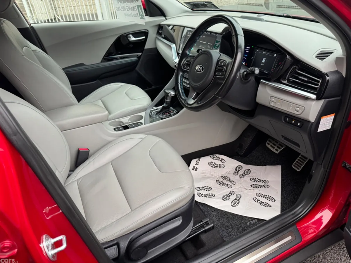 Kia Niro SUV, Petrol Plug-in Hybrid, 2020, Red