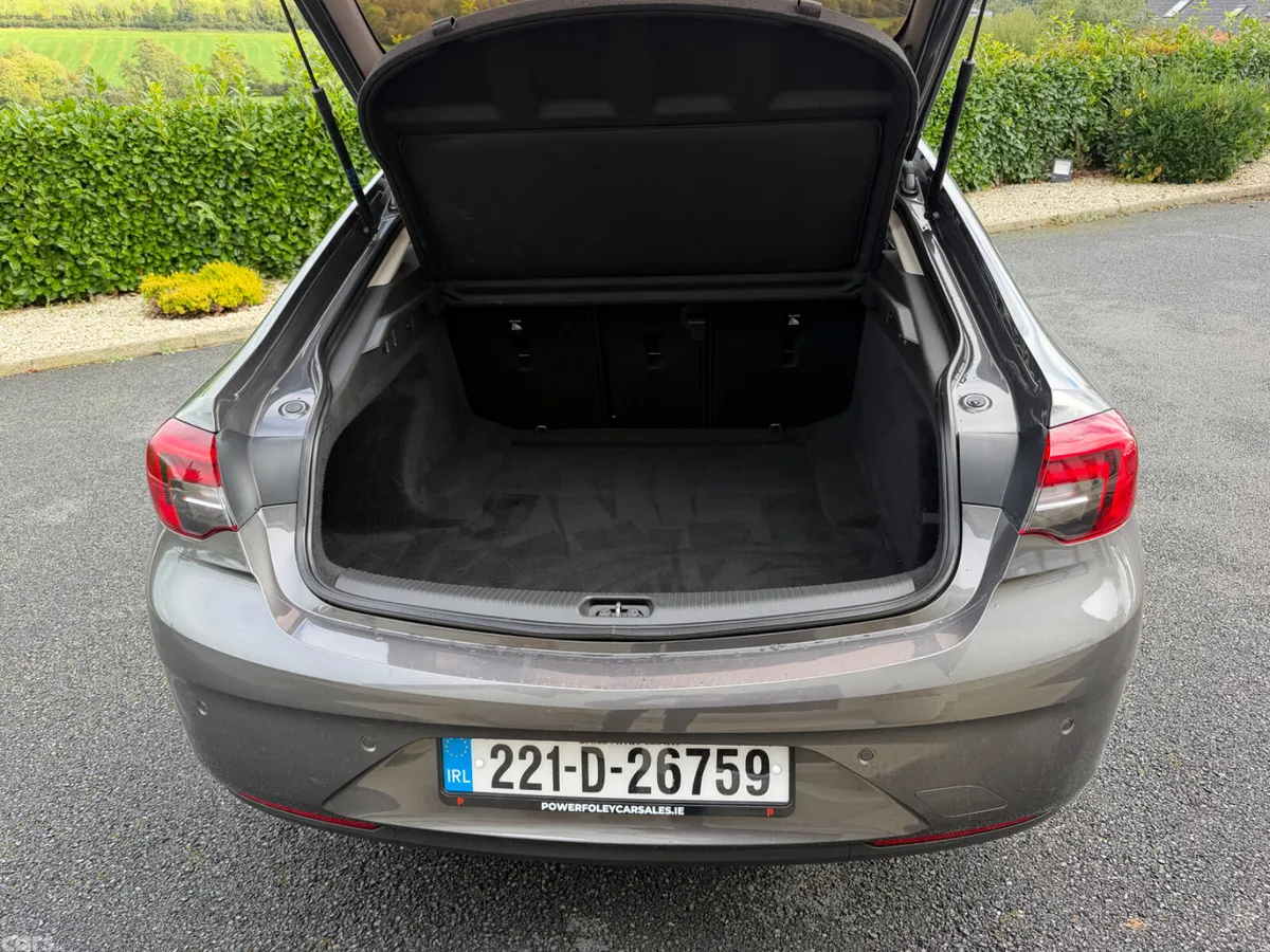 Opel Insignia Hatchback, Diesel, 2022, Grey