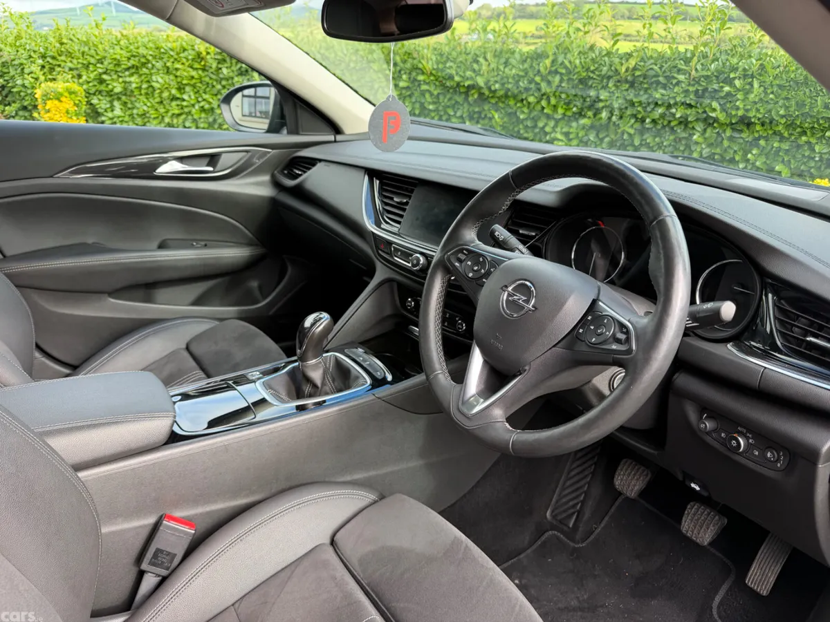 Opel Insignia Hatchback, Diesel, 2022, Grey