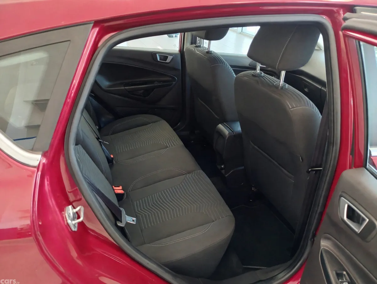 Ford Fiesta Hatchback, Petrol, 2014, Red