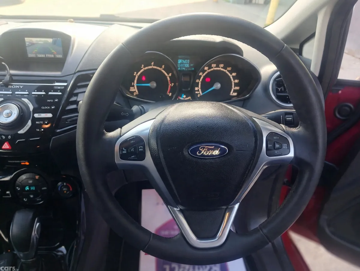Ford Fiesta Hatchback, Petrol, 2014, Red