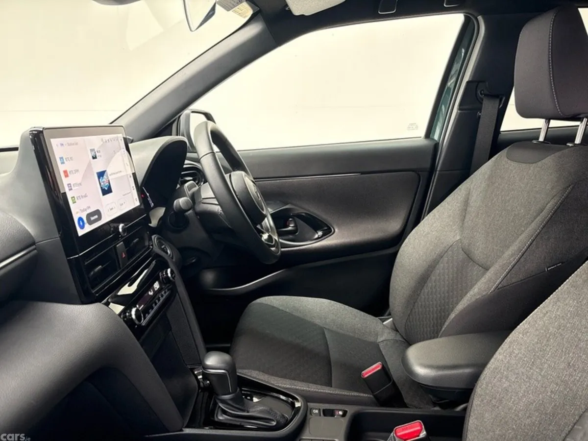 Toyota Yaris Cross Hatchback, Petrol Hybrid, 2026, Green