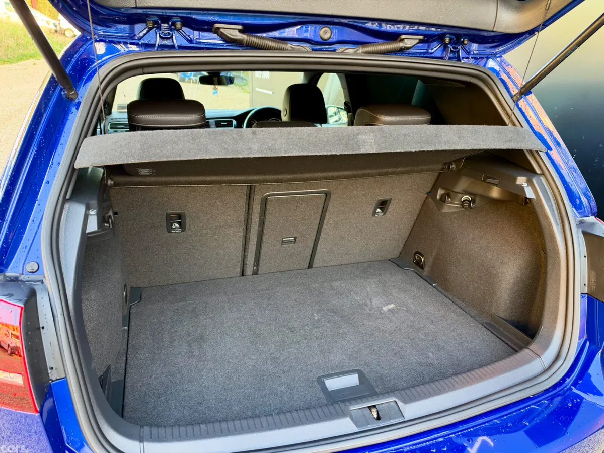 Volkswagen Golf Hatchback, Petrol, 2017, Blue