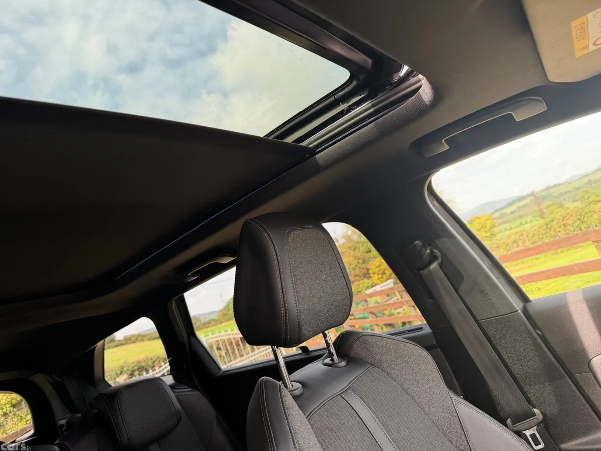 Peugeot 5008 MPV, Petrol, 2020, Grey