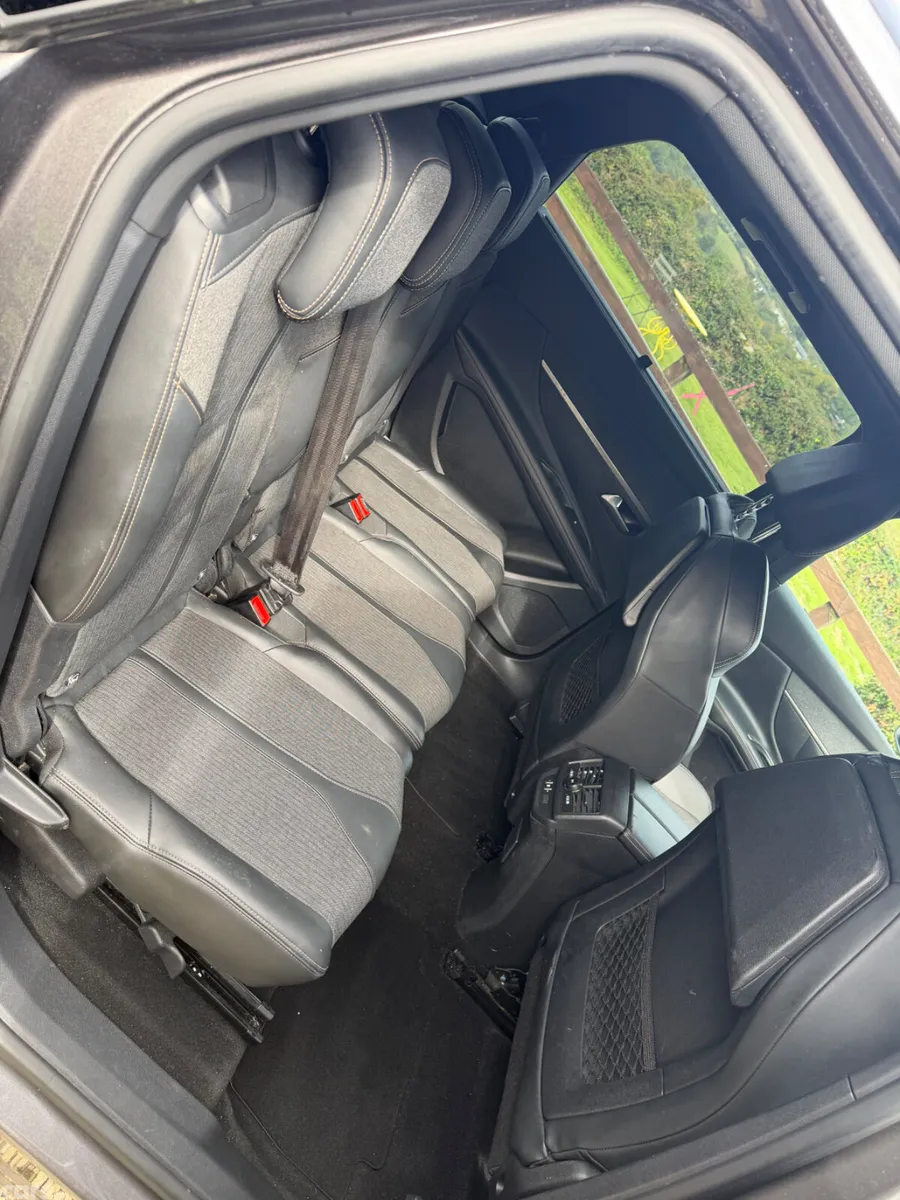 Peugeot 5008 MPV, Petrol, 2020, Grey