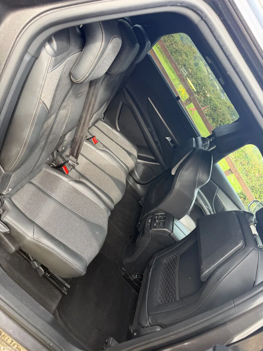 Peugeot 5008 MPV, Petrol, 2020, Grey