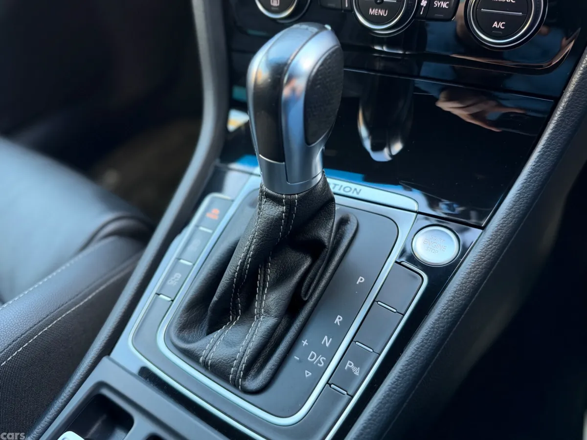 Volkswagen Golf Hatchback, Petrol, 2017, Blue