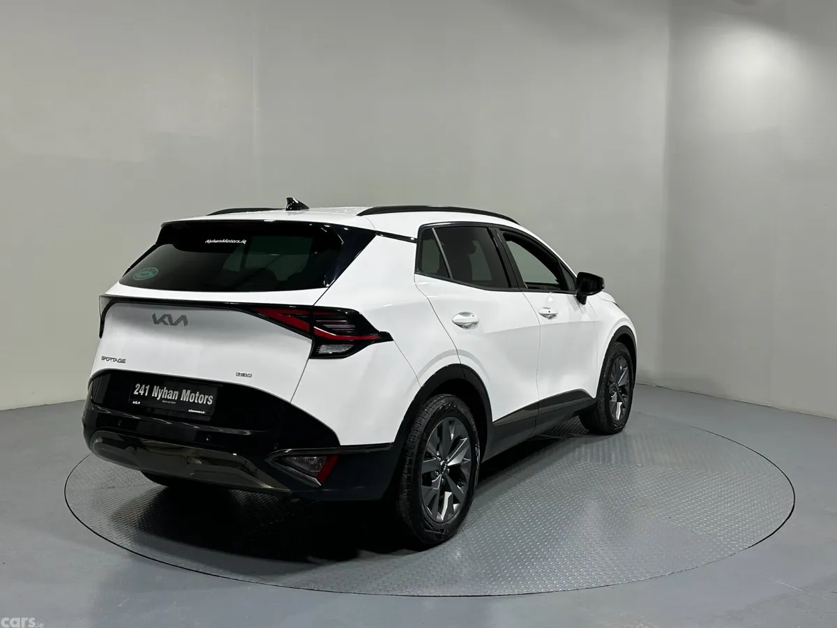 Kia Sportage SUV, Petrol Hybrid, 2024, White