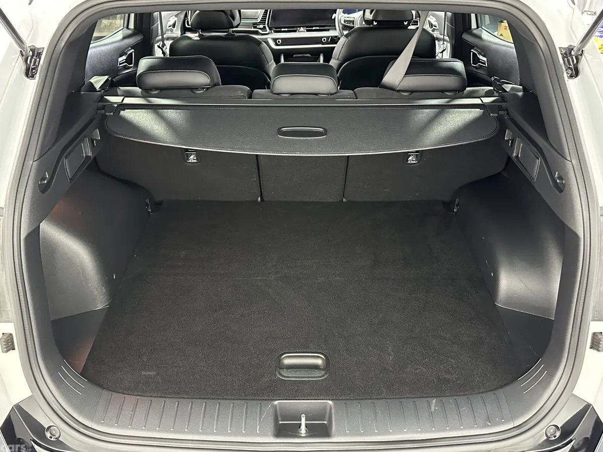 Kia Sportage SUV, Petrol Hybrid, 2024, White