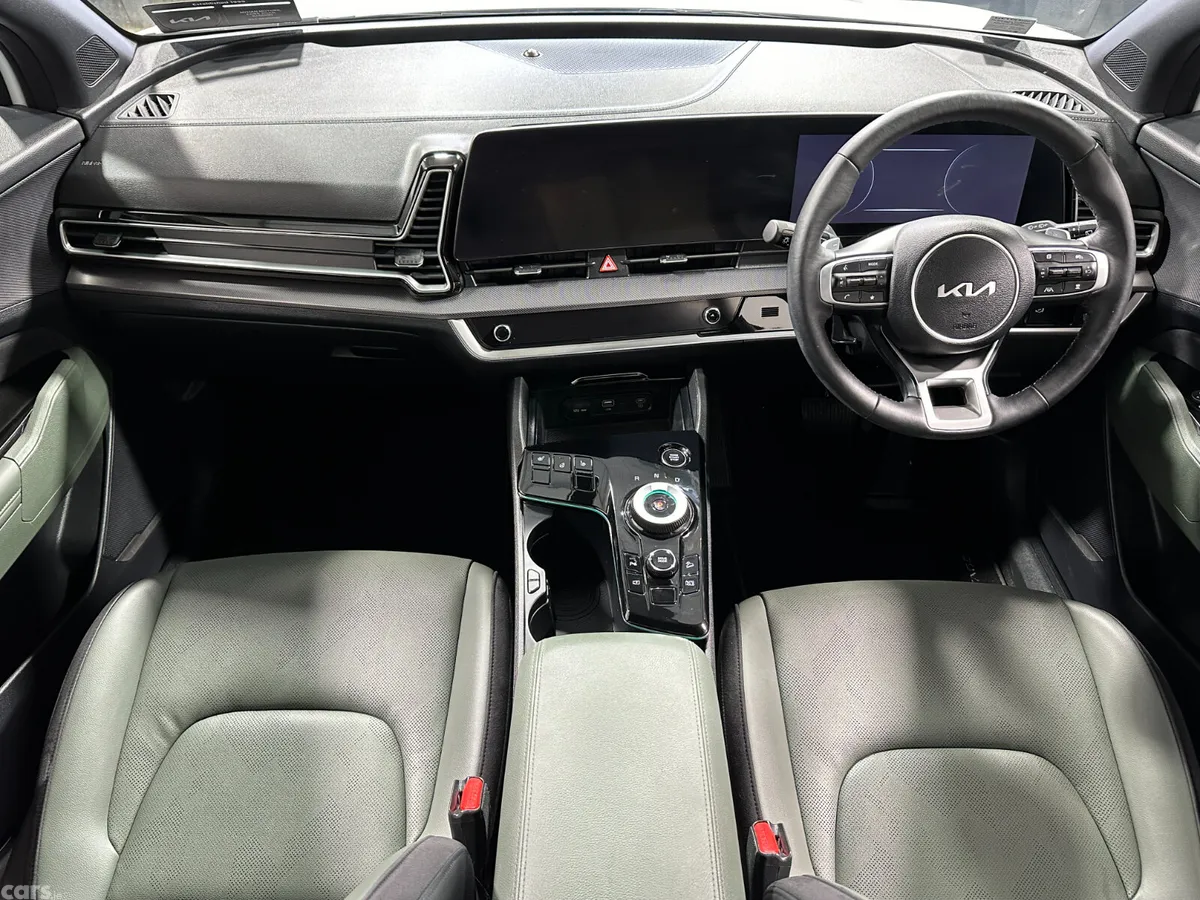 Kia Sportage SUV, Petrol Hybrid, 2024, White