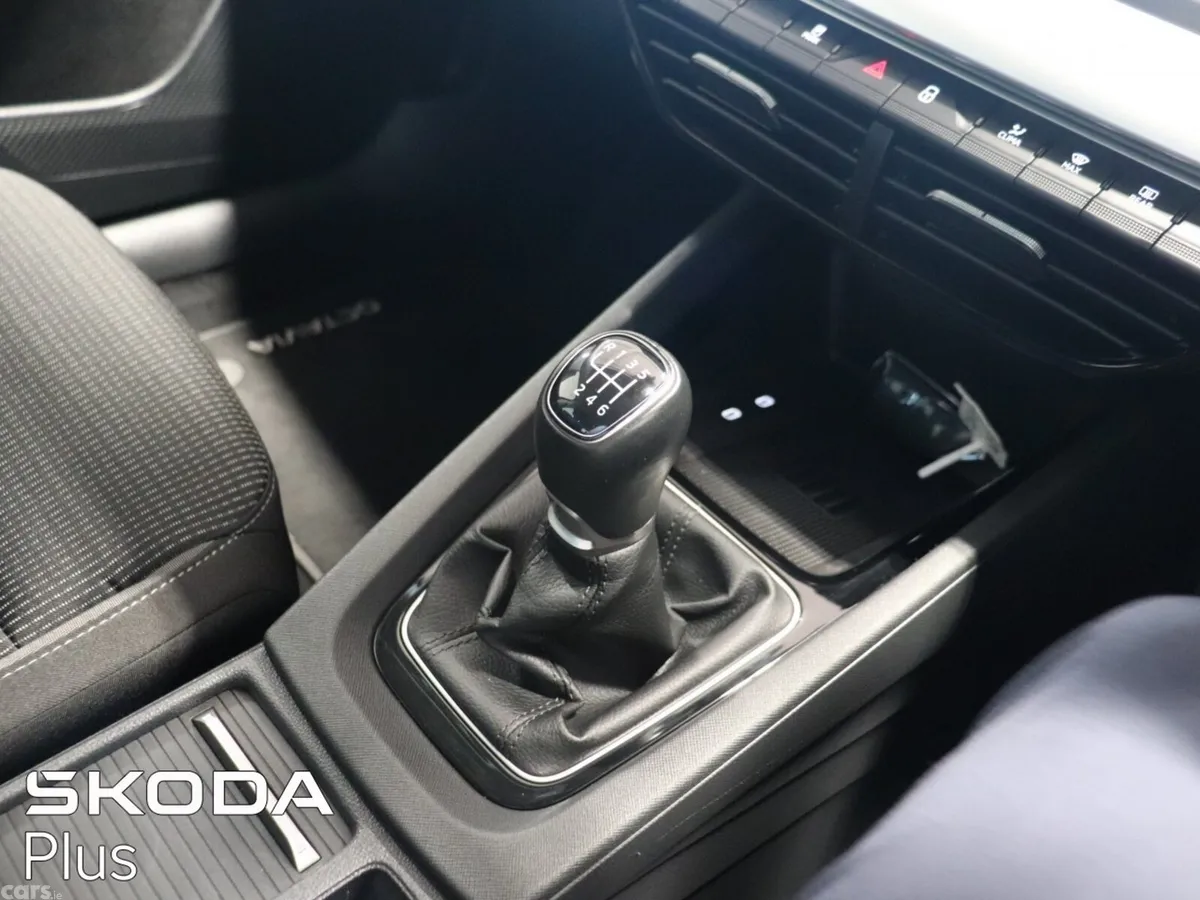 Skoda Octavia Saloon, Diesel, 2026, Red