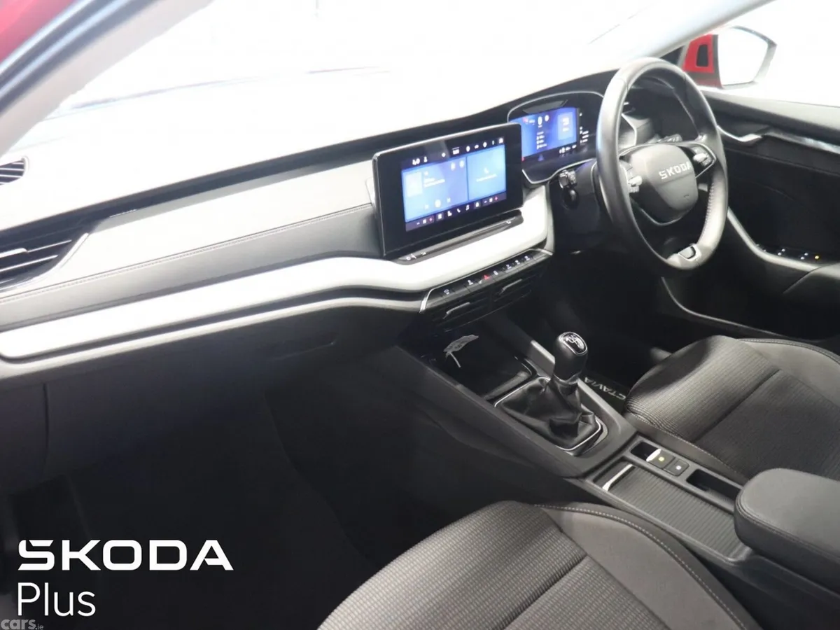 Skoda Octavia Saloon, Diesel, 2026, Red