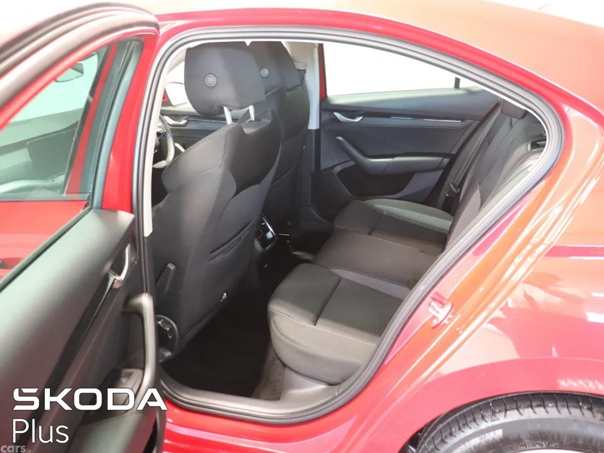 Skoda Octavia Saloon, Diesel, 2026, Red