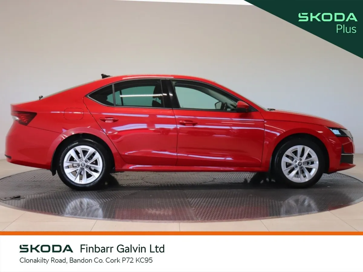 Skoda Octavia Saloon, Diesel, 2026, Red