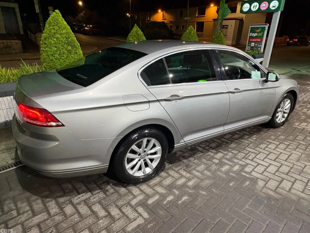 Volkswagen Passat Saloon, Diesel, 2016, Silver