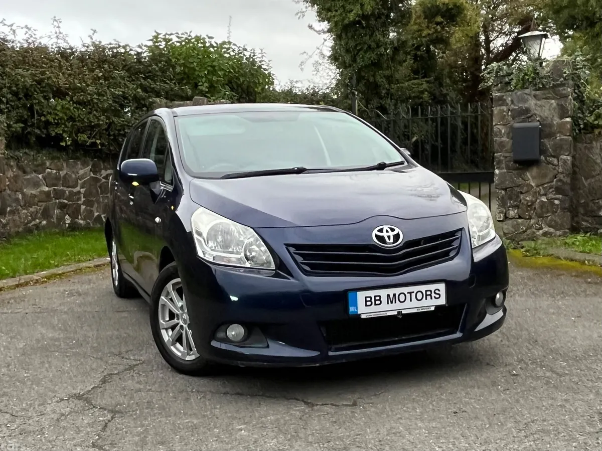 Toyota Verso MPV, Petrol, 2011, Blue