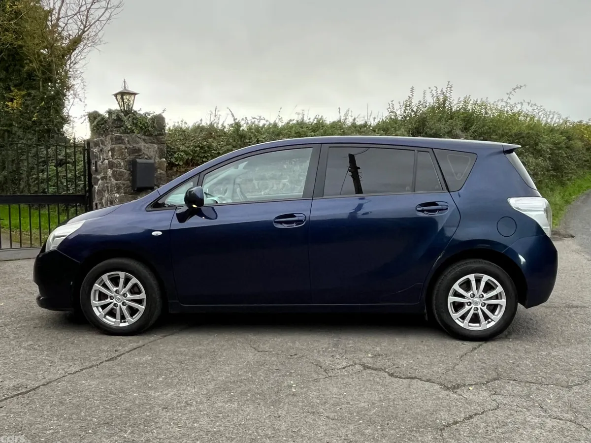 Toyota Verso MPV, Petrol, 2011, Blue