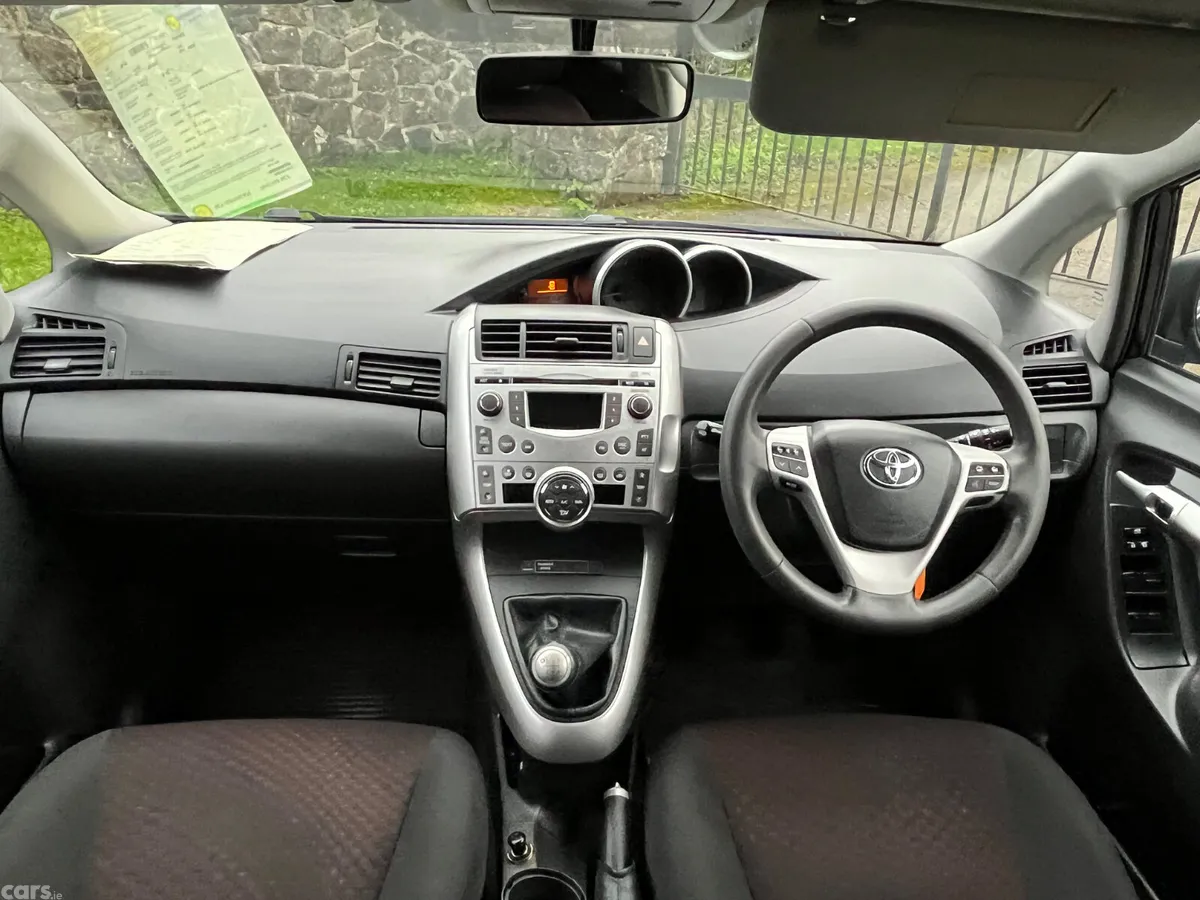 Toyota Verso MPV, Petrol, 2011, Blue