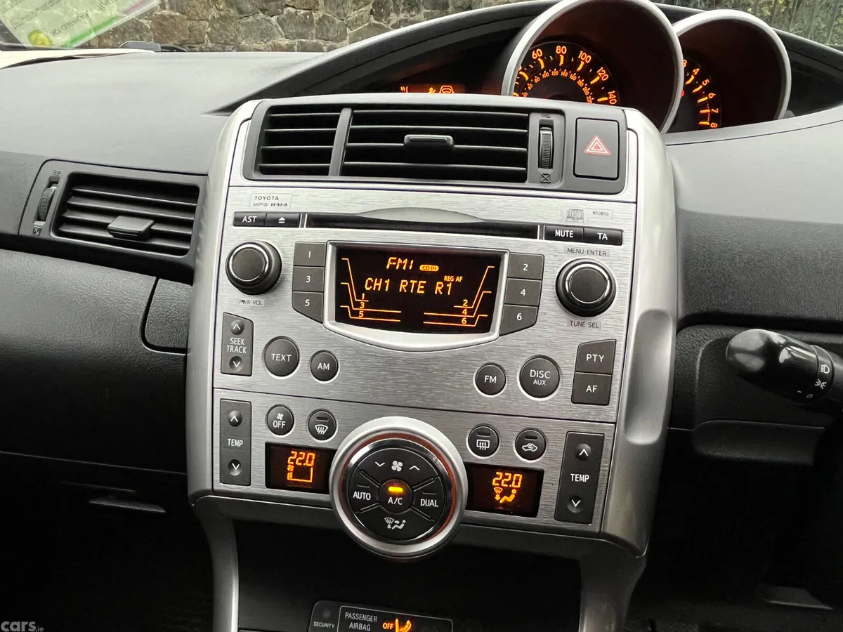Toyota Verso MPV, Petrol, 2011, Blue