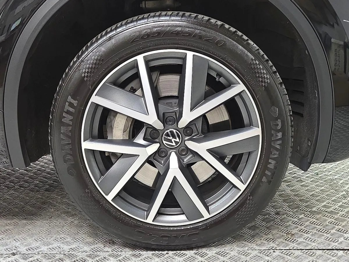 Volkswagen Touareg SUV, Petrol Hybrid, 2023, Black