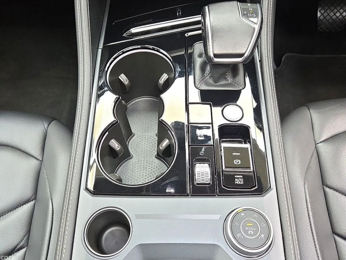 Volkswagen Touareg SUV, Petrol Hybrid, 2023, Black