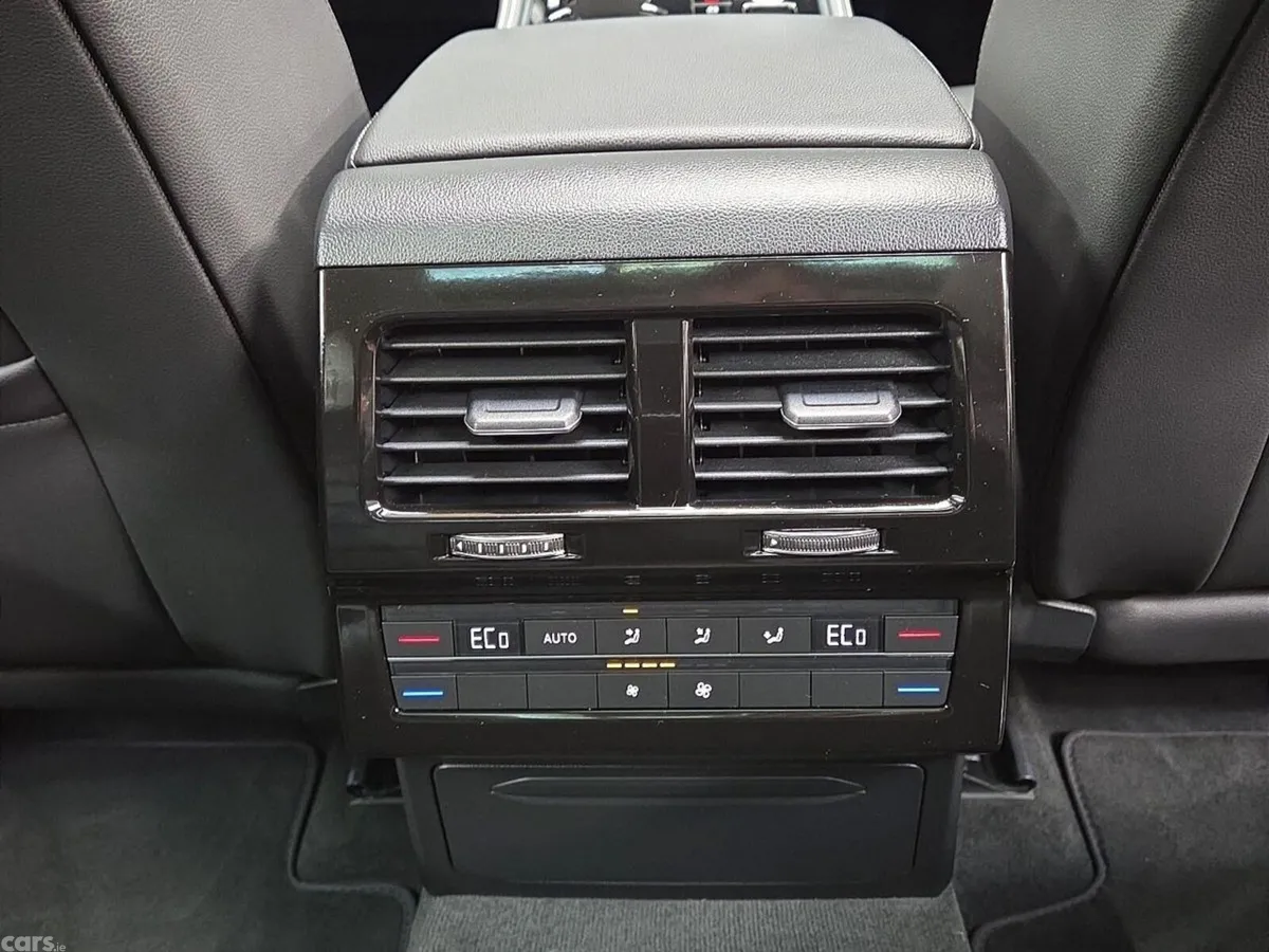 Volkswagen Touareg SUV, Petrol Hybrid, 2023, Black