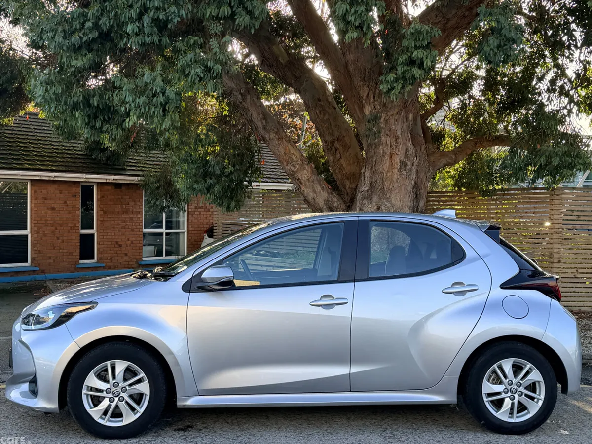 Toyota Yaris Hatchback, Petrol Hybrid, 2024, Grey
