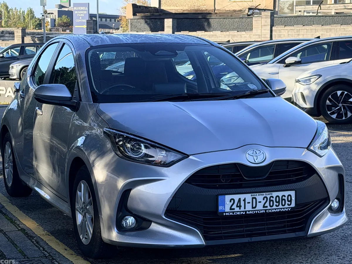 Toyota Yaris Hatchback, Petrol Hybrid, 2024, Grey