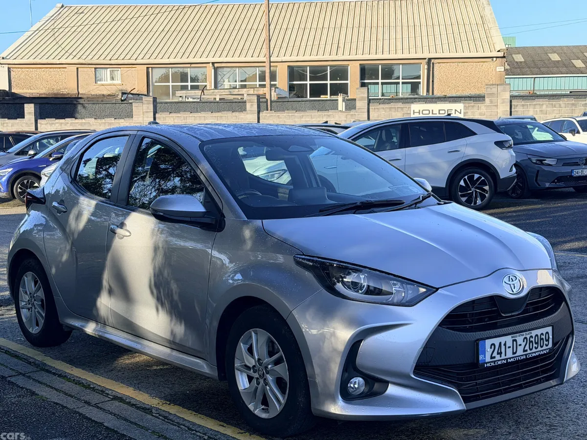 Toyota Yaris Hatchback, Petrol Hybrid, 2024, Grey