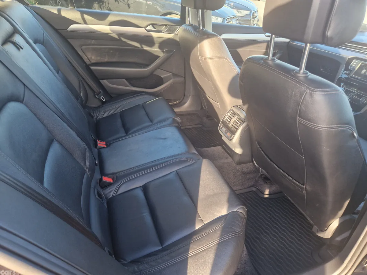 Volkswagen Passat Saloon, Diesel, 2015, Black