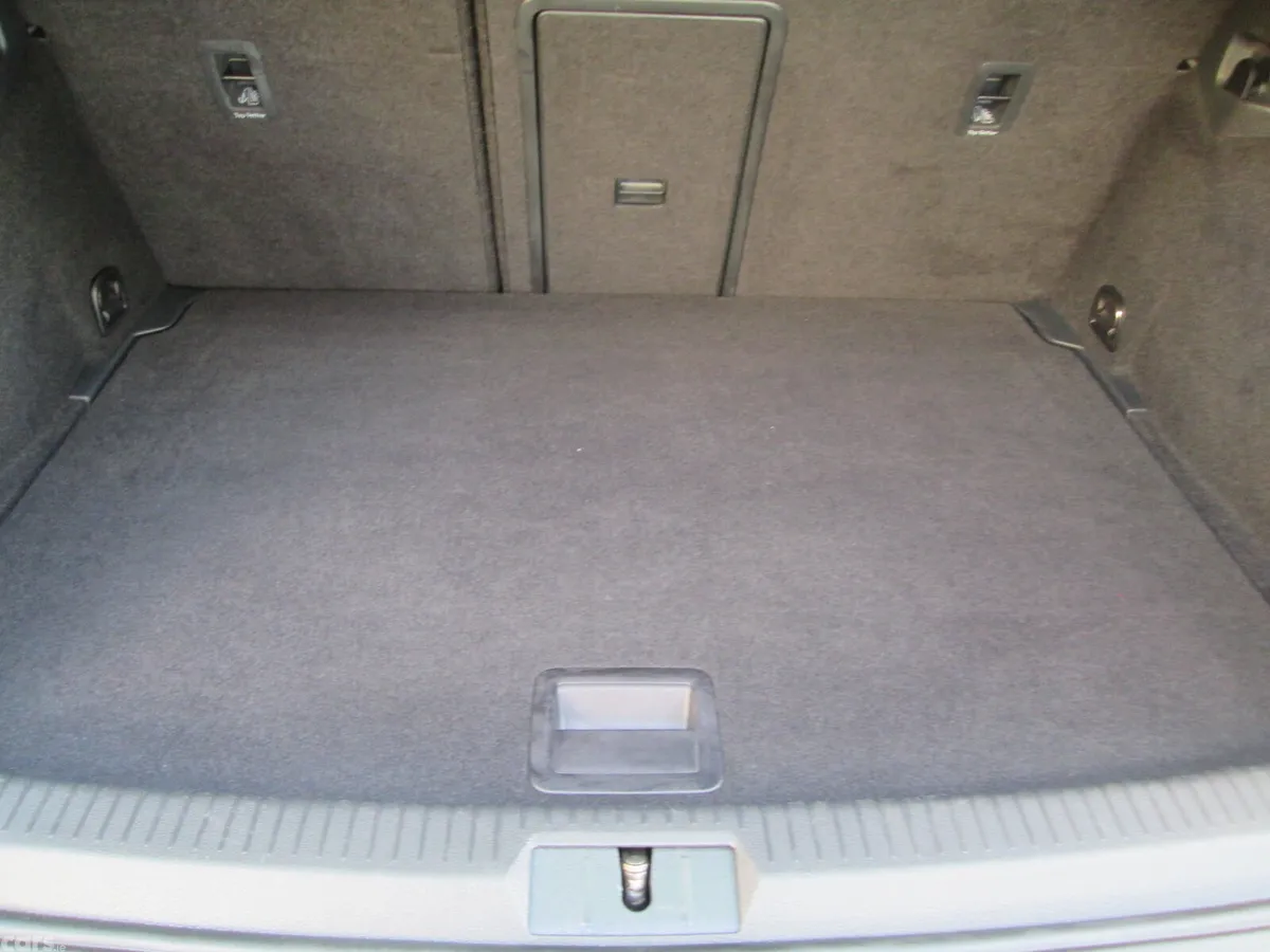 Volkswagen Golf Hatchback, Diesel, 2019, Grey