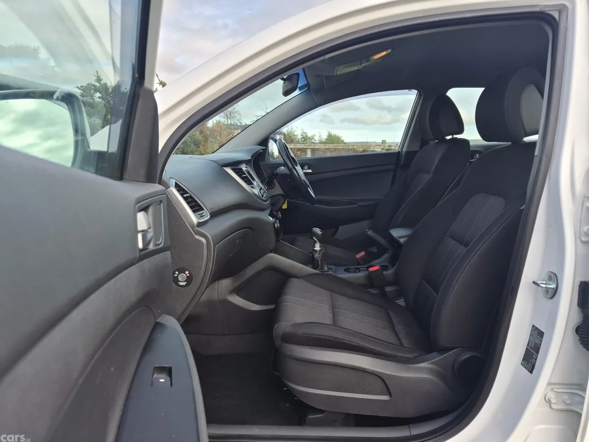 Hyundai Tucson SUV, Diesel, 2016, White