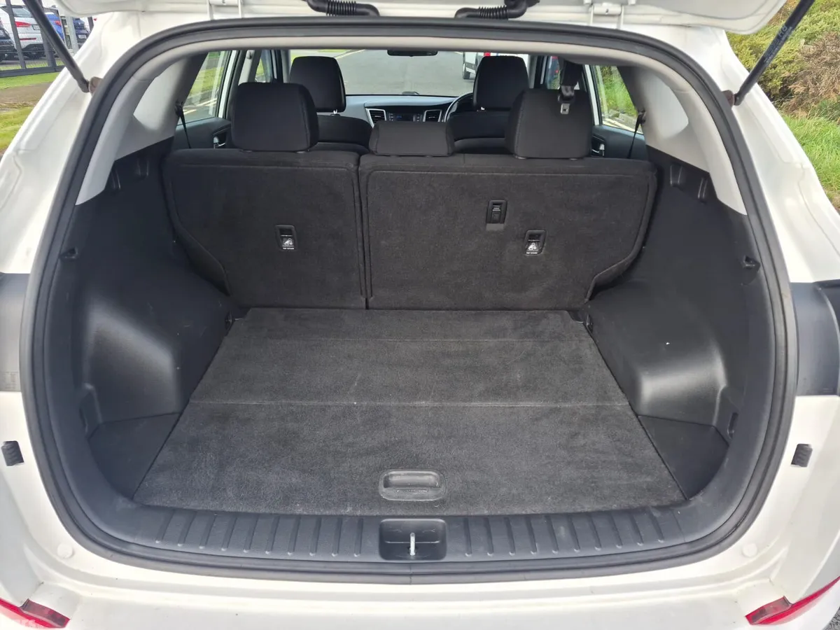 Hyundai Tucson SUV, Diesel, 2016, White