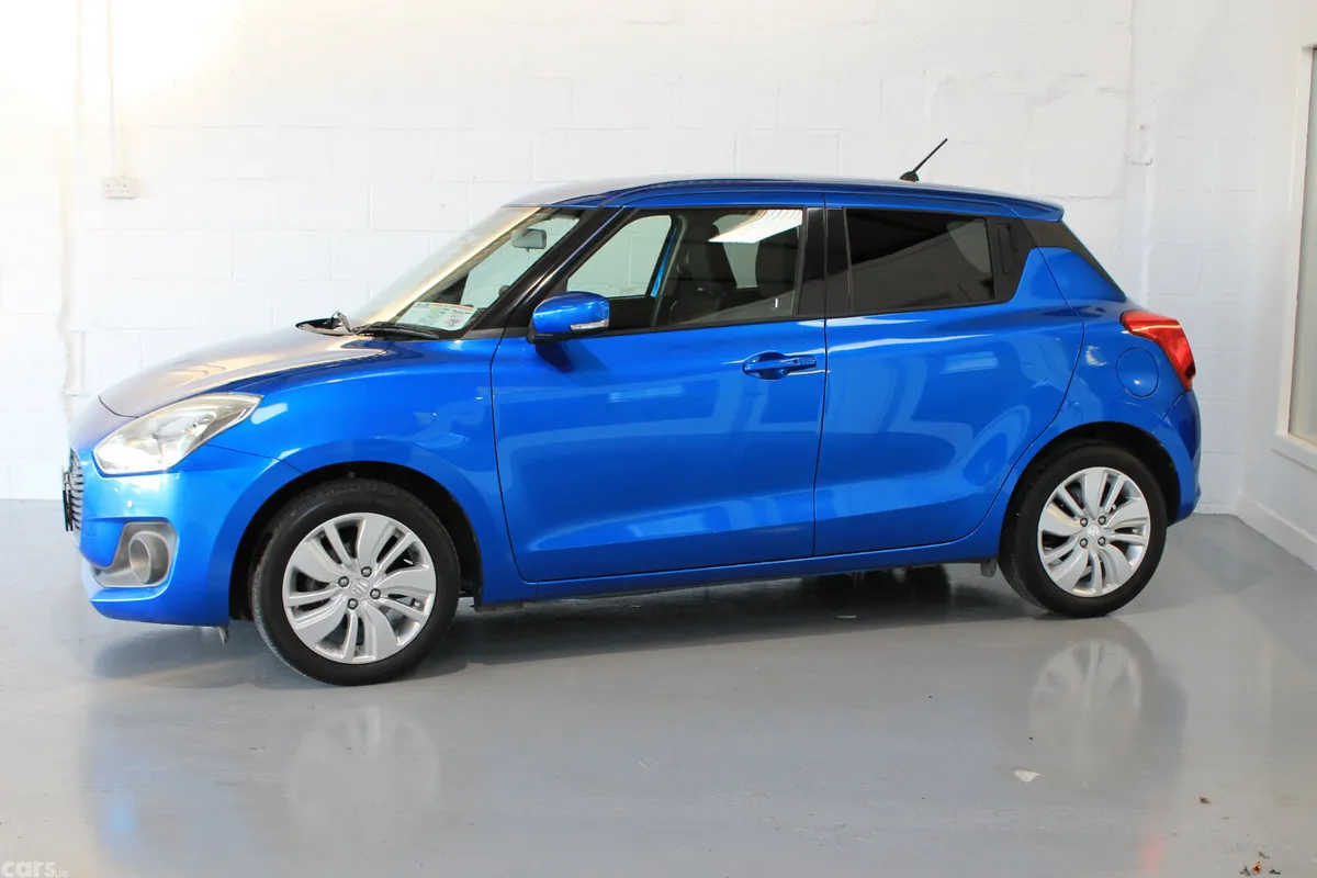 Suzuki Swift Hatchback, Petrol, 2017, Blue