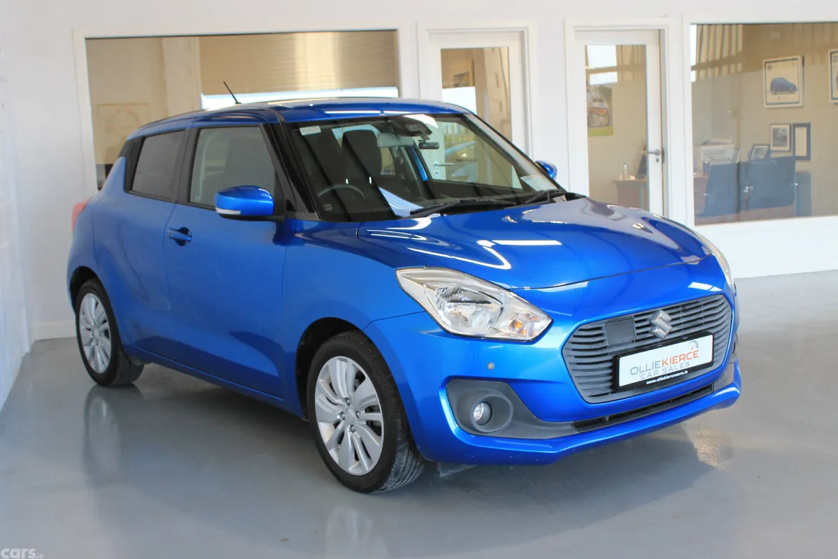 Suzuki Swift Hatchback, Petrol, 2017, Blue
