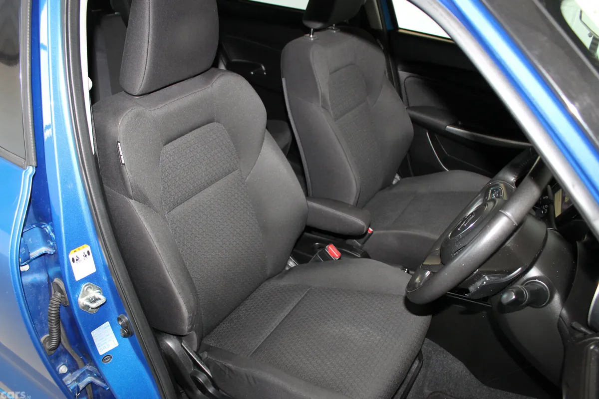 Suzuki Swift Hatchback, Petrol, 2017, Blue